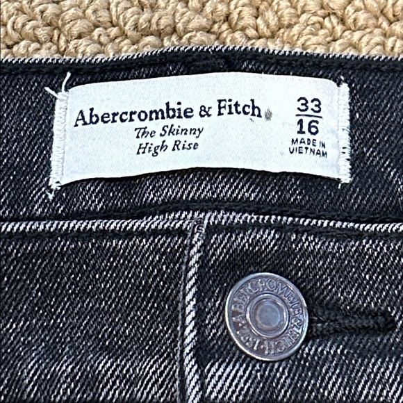 Abercrombie & Fitch The Skinny High Rise Jeans size 33 Black Wash Split Seams - Picture 6 of 14